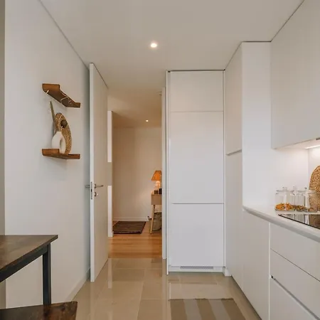 Montalto - 1 Bedroom And Parking In Alvalade Apartmán *