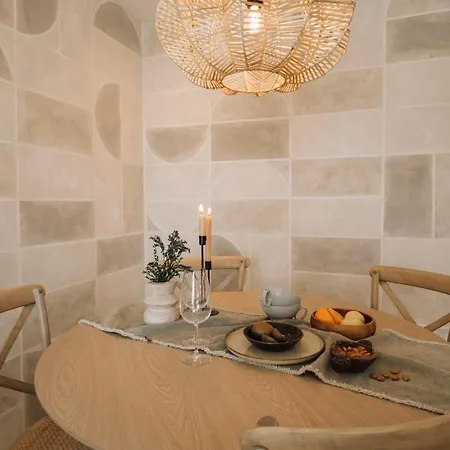 Montalto - 1 Bedroom And Parking In Alvalade Daire