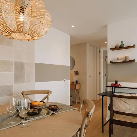 Montalto - 1 Bedroom And Parking In Alvalade Daire Lisboa