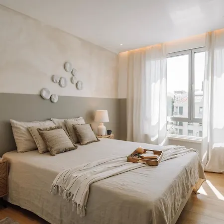 Montalto - 1 Bedroom And Parking In Alvalade * Lisboa