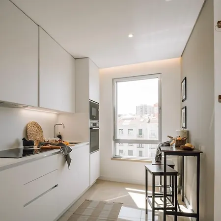 Montalto - 1 Bedroom And Parking In Alvalade * Lisboa